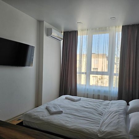 Nyvky Like Home - Studio - Apt 35 Kiev Esterno foto