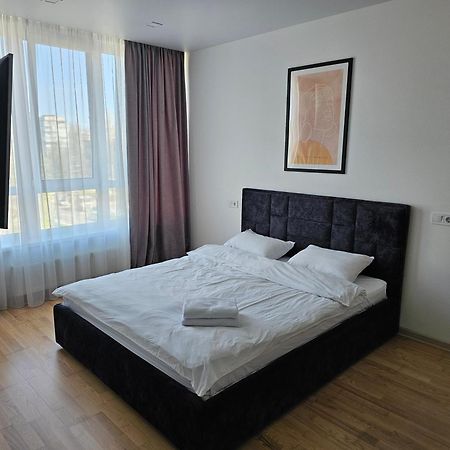 Nyvky Like Home - Studio - Apt 35 Kiev Esterno foto