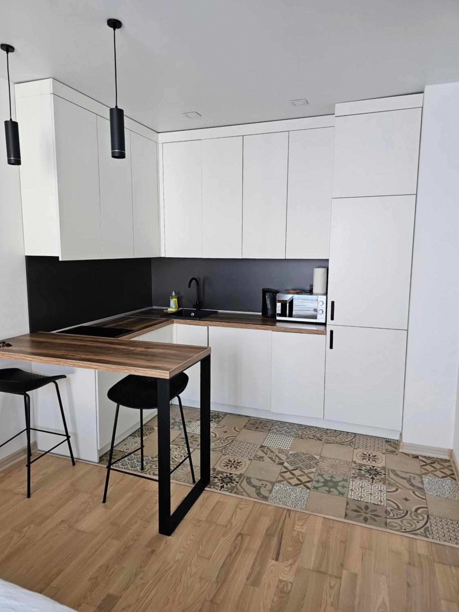 Nyvky Like Home - Studio - Apt 35 Kiev Esterno foto